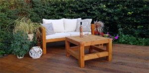 Gartentisch selber bauen aus Holz